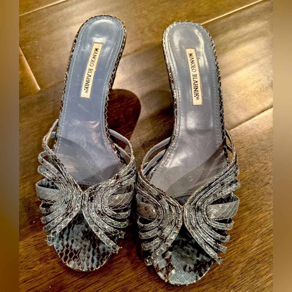 100% AUTHENTIC BLUE SNAKE SKIN SANDAL MANOLO BLAHNIK HEELS SIZE 42